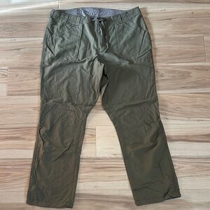Duluth Trading Co No Fly Zone Women’s Olive Green Pants 16x31